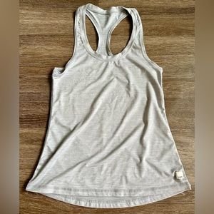 NWOT Vuori Performance Tank - Platinum Heather, XS